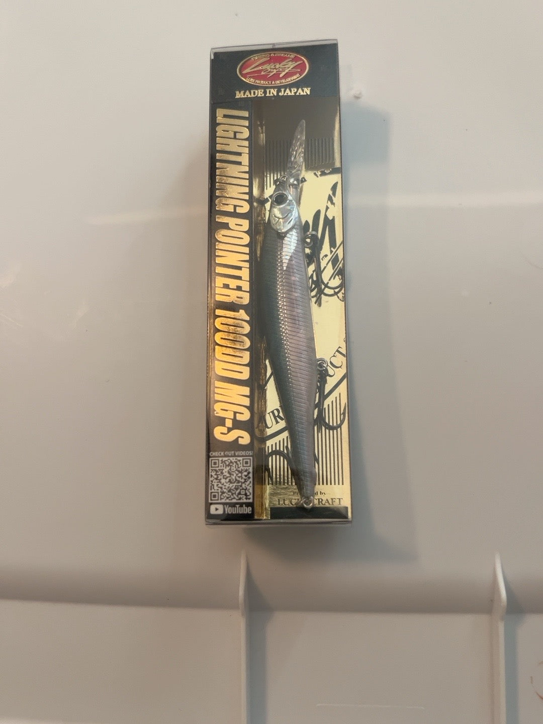 Lucky Craft Lightning Pointer 100DD MG-S – Silver Cheek Ghost Minnow – 4"