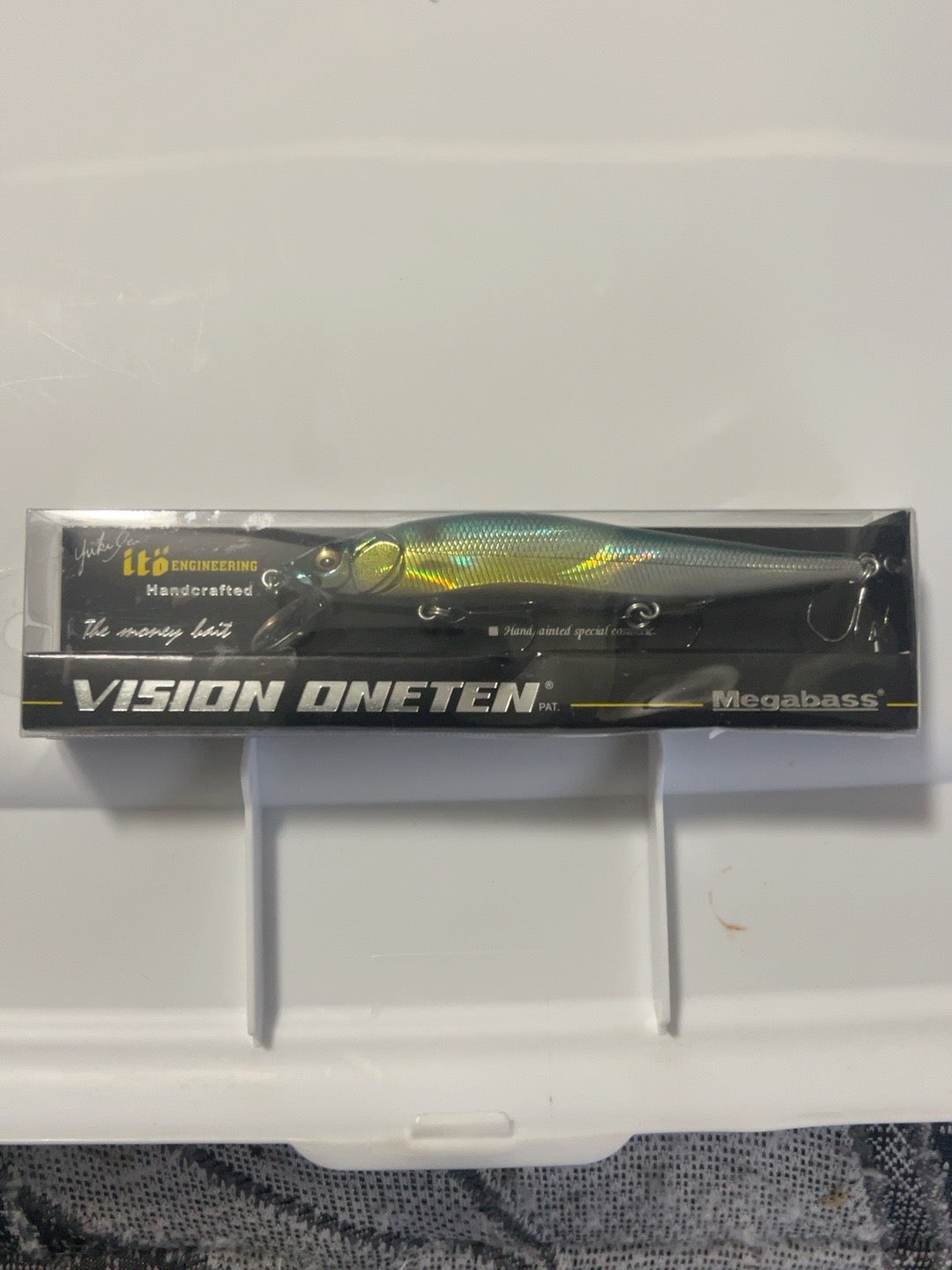 Megabass Vision Oneten USA Jerkbait – GG Threadfin Shad