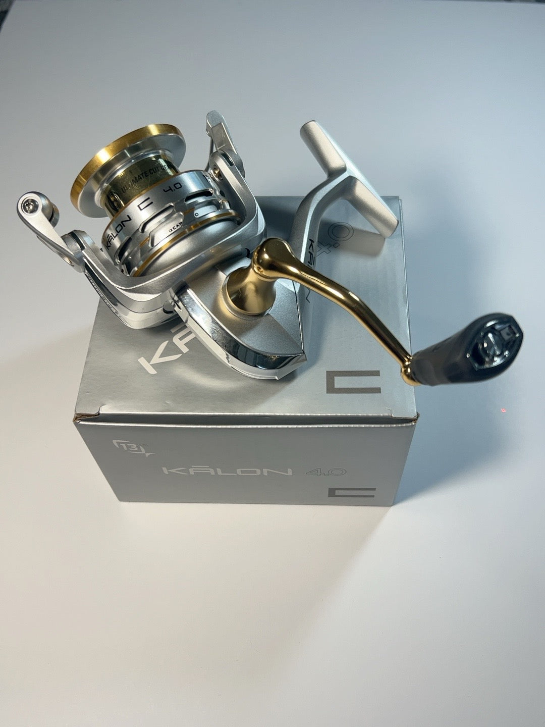 13 Fishing Kalon 4.0 Spinning Reel – Size 4000 – Silver/Gold